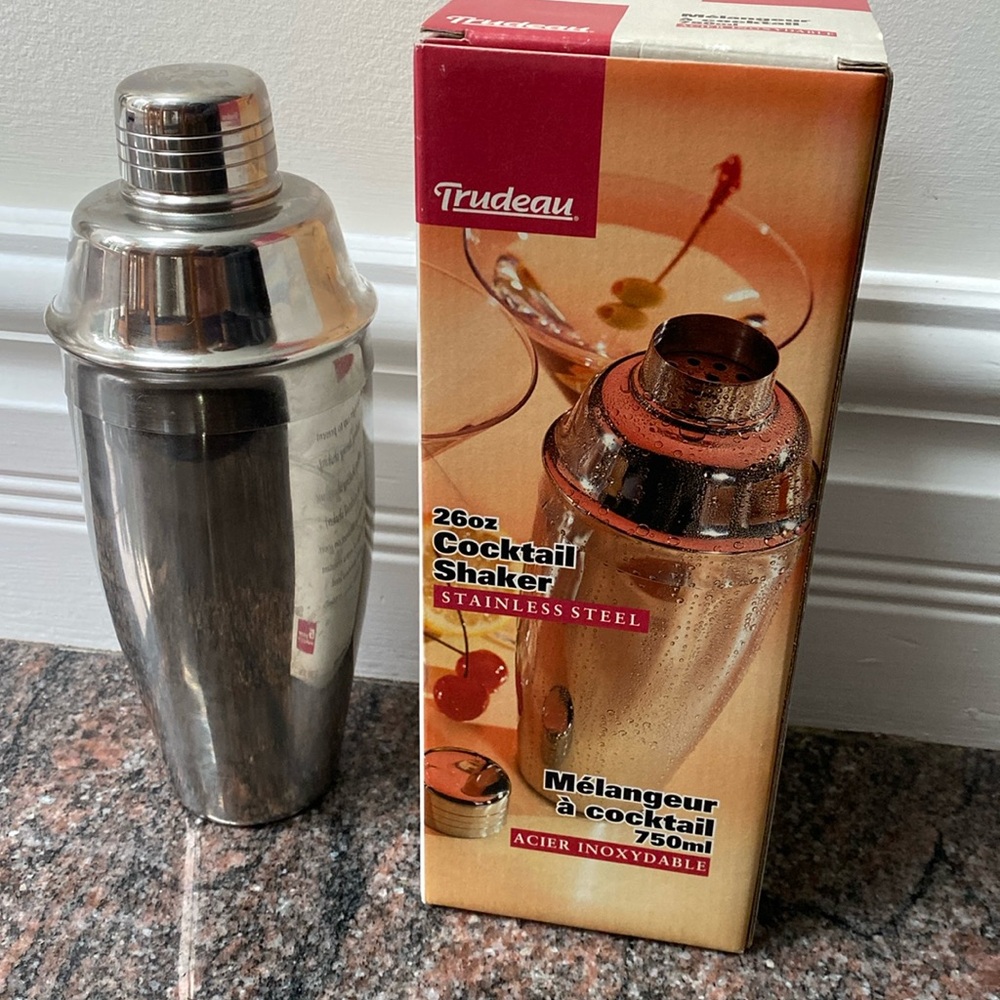 Trudeau 26 oz Cocktail Shaker - Stainless Steel (750ml)
